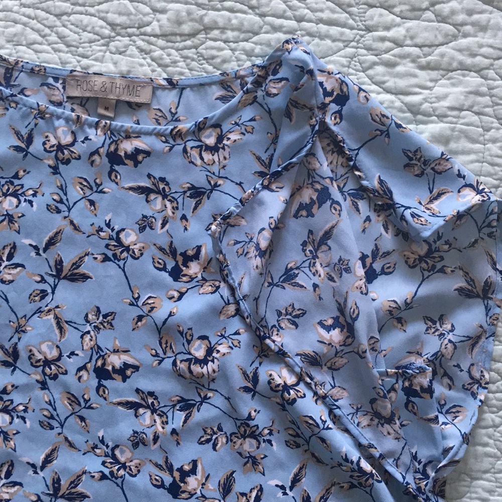 Blue floral Blouse EUC